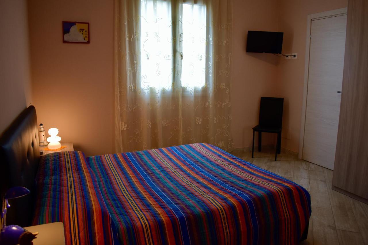 مبيت وإفطار شيرفو Tra Il Borgo E Il Mare المظهر الخارجي الصورة